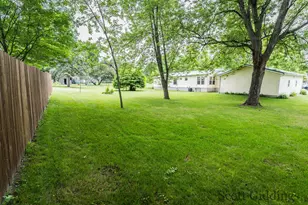 206 E 1st St, Stanton, MI 48888 - Photo 7