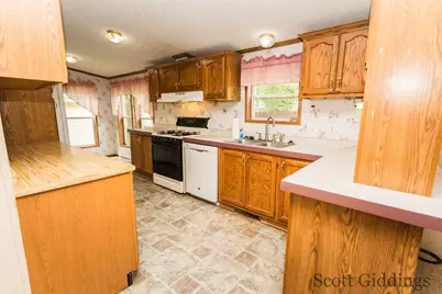 206 E 1st Street, Stanton, MI 48888 - Photo 41