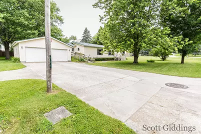 206 E 1st Street, Stanton, MI 48888 - Photo 5