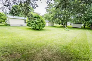 206 E 1st St, Stanton, MI 48888 - Photo 13