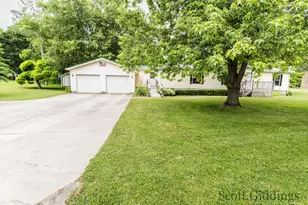 206 E 1st St, Stanton, MI 48888 - Photo 3