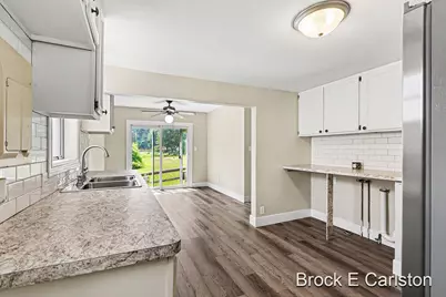 643 E Sternberg Road, Norton Shores, MI 49441 - Photo 5