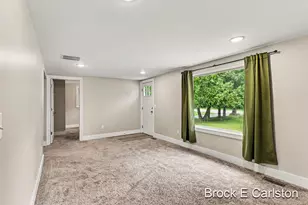 643 E Sternberg Rd, Norton Shores, MI 49441 - Photo 15