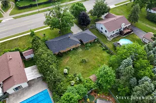 8261 Cottonwood Dr, Jenison, MI 49428 - Photo 37