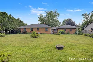 8261 Cottonwood Dr, Jenison, MI 49428 - Photo 5