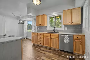 8261 Cottonwood Dr, Jenison, MI 49428 - Photo 19