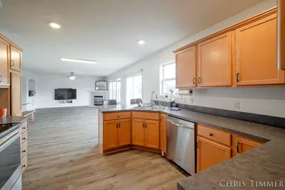 1877 Sun Park Drive, Zeeland, MI 49464 - Photo 15