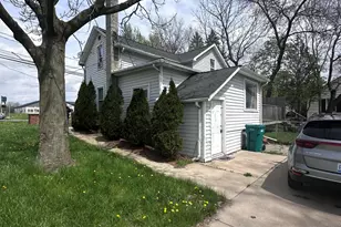 1002 E Oliver St, Owosso, MI 48867 - Photo 13