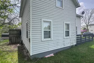 1002 E Oliver St, Owosso, MI 48867 - Photo 9