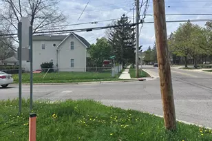 1002 E Oliver St, Owosso, MI 48867 - Photo 7