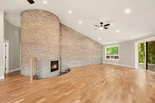 2631 Hillview Ln, Saint Joseph, MI 49085 - Photo 17