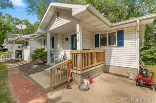 610-612 N Dexter St, Ionia, MI 48846 - Photo 5