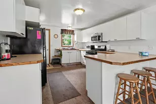 8188 E Woodruff Dr, Newaygo, MI 49337 - Photo 11