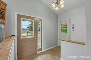 105 Pineview Dr, Belding, MI 48809 - Photo 3