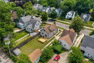 933 Crescent St NE, Grand Rapids, MI 49503 - Photo 47