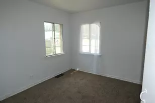 1627 Ogden Ave, Benton Harbor, MI 49022 - Photo 17
