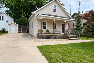 603 S George St, Ludington, MI 49431 - Photo 1