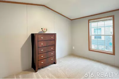 72 N Green Meadow Street SE, Grand Rapids, MI 49548 - Photo 9
