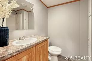 72 N Green Meadow St SE, Grand Rapids, MI 49548 - Photo 11