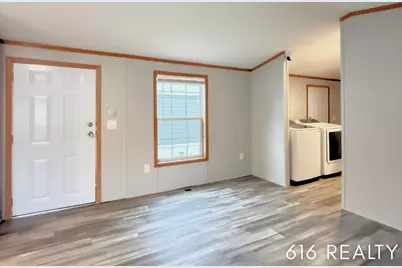 72 N Green Meadow Street SE, Grand Rapids, MI 49548 - Photo 5