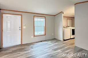 72 N Green Meadow St SE, Grand Rapids, MI 49548 - Photo 5
