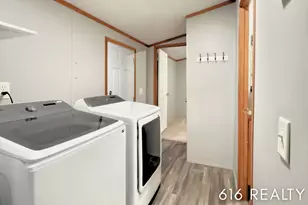 72 N Green Meadow St SE, Grand Rapids, MI 49548 - Photo 7