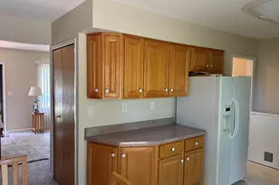 2060 Oakcrest Rd, Sterling Heights, MI 48310 - Photo 9