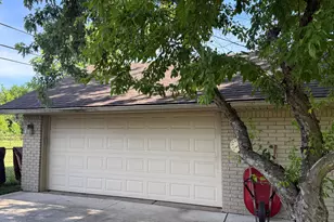 2060 Oakcrest Rd, Sterling Heights, MI 48310 - Photo 5