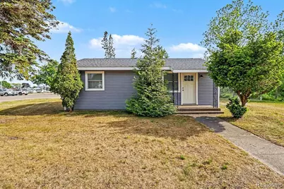 701 W Loomis Street, Ludington, MI 49431 - Photo 5