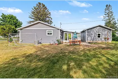 701 W Loomis Street, Ludington, MI 49431 - Photo 7