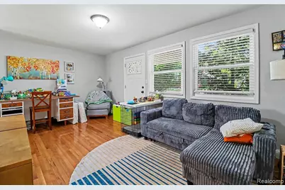 701 W Loomis Street, Ludington, MI 49431 - Photo 15