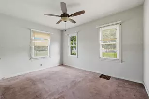 2009 Cambridge Dr, Kalamazoo, MI 49001 - Photo 7
