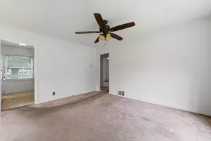 2009 Cambridge Dr, Kalamazoo, MI 49001 - Photo 5