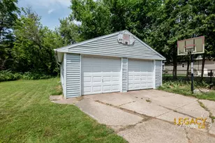 1031 Worcester Dr NE, Grand Rapids, MI 49505 - Photo 27