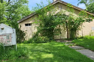 808 Victory St, Buchanan, MI 49107 - Photo 1