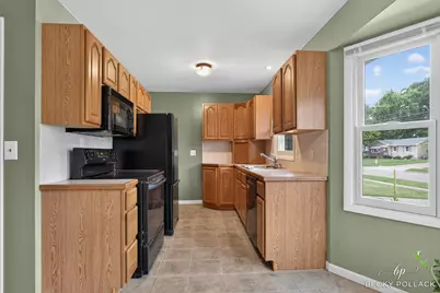 1712 41st Street SW, Wyoming, MI 49519 - Photo 5