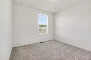 5660 Corgi Dr, Ann Arbor, MI 48108 - Photo 17
