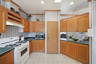 310 Grand River Dr, Adrian, MI 49221 - Photo 15