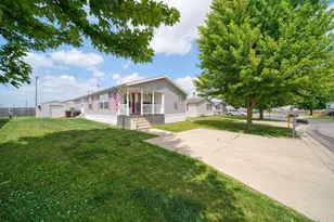 310 Grand River Dr, Adrian, MI 49221 - Photo 29