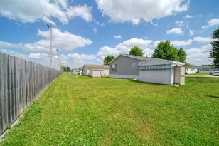 310 Grand River Dr, Adrian, MI 49221 - Photo 31