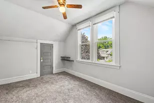 2041 Edgewood Ave NE, Grand Rapids, MI 49505 - Photo 15