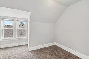 2041 Edgewood Ave NE, Grand Rapids, MI 49505 - Photo 13