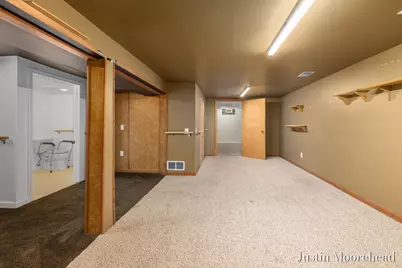 1552 41st Street SW, Wyoming, MI 49509 - Photo 3