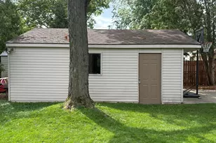 1577 S Dowling St, Westland, MI 48186 - Photo 5