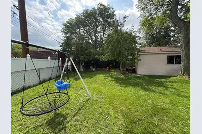 1577 S Dowling Street, Westland, MI 48186 - Photo 9