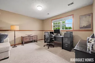 2007 Sandrel Dr NE, Grand Rapids, MI 49505 - Photo 17