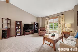 2007 Sandrel Dr NE, Grand Rapids, MI 49505 - Photo 3