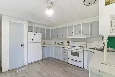 75690 Marie Drive, Lawton, MI 49065 - Photo 7
