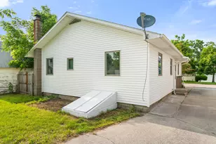 112 Fulton St, Petoskey, MI 49770 - Photo 5