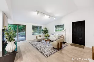 18075 Sunset Dr, Grand Haven, MI 49417 - Photo 5